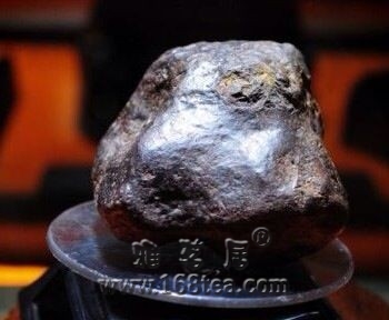 新 疆46亿岁陨石标价8000万
